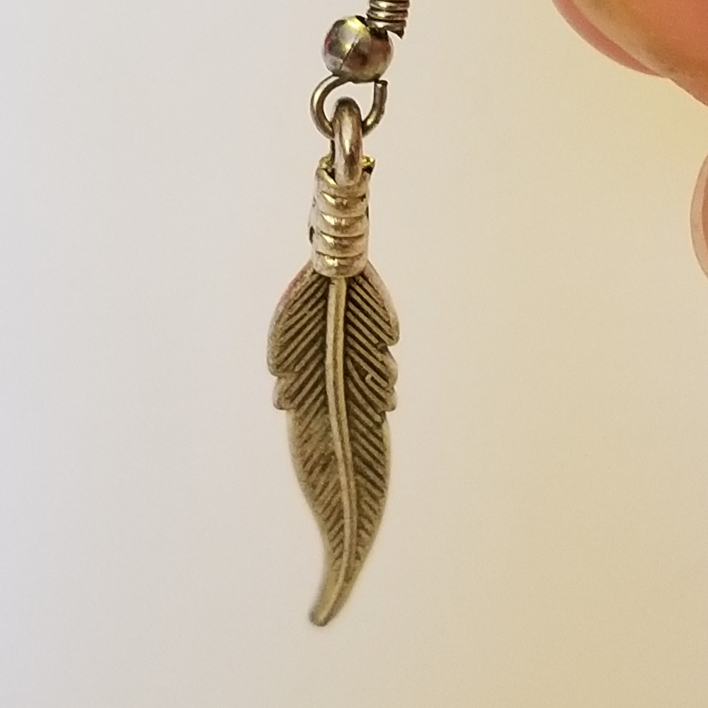 NWT Feather Dangle Pewter SLP Pierced Earrings 1" - Picture 5 of 7